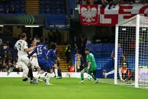 دفع توپ طلایی کوکوریا برای چلسی مقابل فلومیننزه (ویدئو)